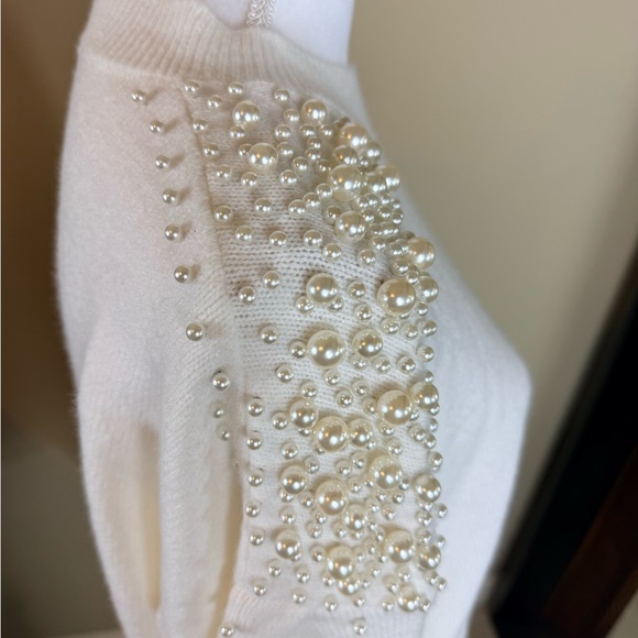 Elegant Pearl-Embellished White Sweater size medium - Picture 9 of 9